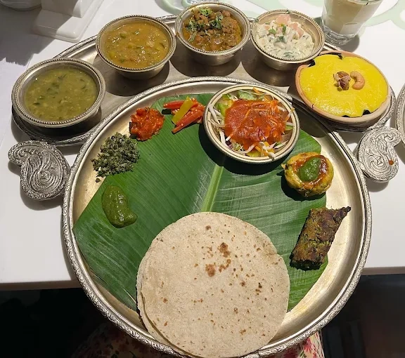 Aharveda Restaurant food